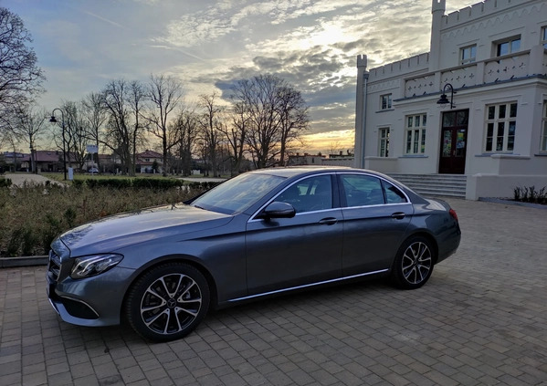 Mercedes-Benz Klasa E cena 139900 przebieg: 132000, rok produkcji 2018 z Konin małe 254